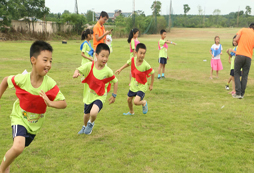 武漢小伙伴夏令營(yíng)為5—12歲孩子提供營(yíng)地課程