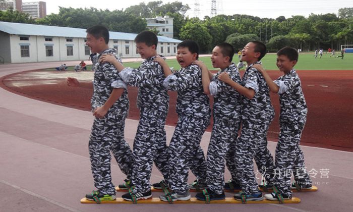 如何選擇廈門軍事夏令營(yíng).jpg