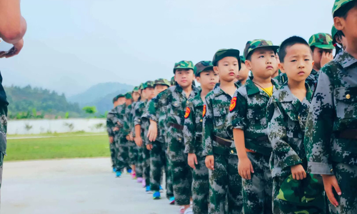 參加廈門軍旅夏令營(yíng)成就社會(huì)精英.jpg