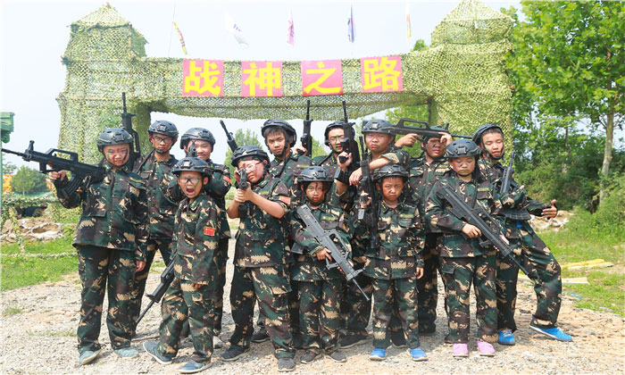 廈門軍事夏令營課程優(yōu)勢有哪些？.jpg