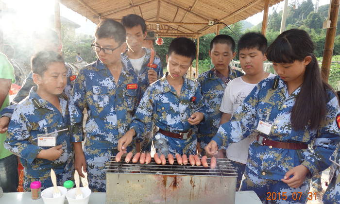 軍事夏令營