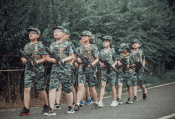 暑假西安軍訓(xùn)夏令營多少錢