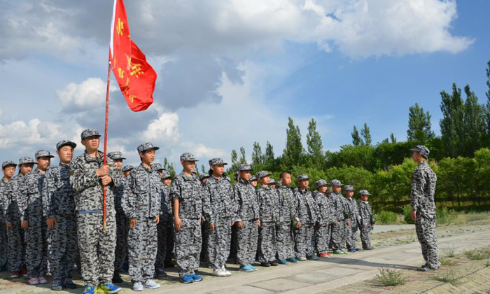 西安軍事夏令營給你兵一樣的孩子.jpg