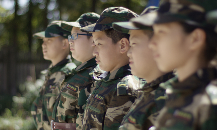 我們站的直不直