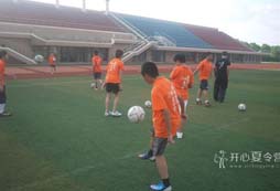 西安足球夏令營講解足球比賽中如何啟動(dòng)