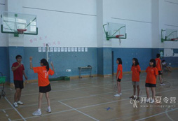 西安體育夏令營介紹羽毛球的必要技術(shù)
