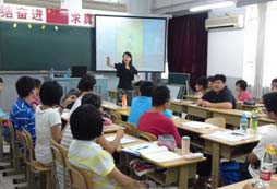 小學(xué)生英語(yǔ)夏令營(yíng)針對(duì)孩子特點(diǎn)全面培養(yǎng)