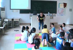 小孩子參加小學(xué)生英語夏令營一般都有幾天的？