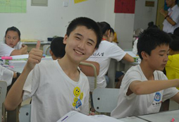 小學(xué)生夏令營讓年齡小的孩子學(xué)會獨立！