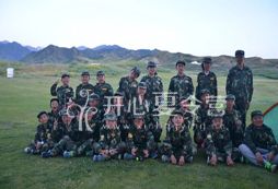 參加西北軍事夏令營(yíng)學(xué)習(xí)軍人的優(yōu)良品質(zhì)