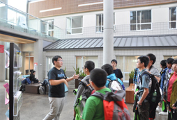 協(xié)和國際夏令營營員參觀kpu大學