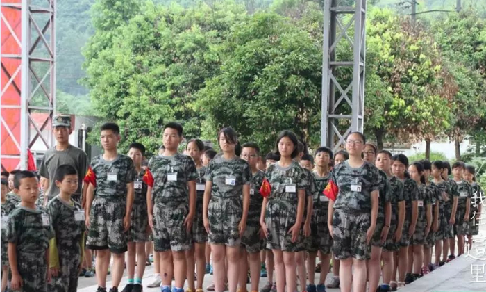 軍事夏令營