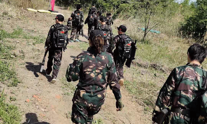 西南軍事夏令營(yíng).gif