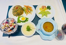 新大陸草原夏令營的食宿是怎么樣的？