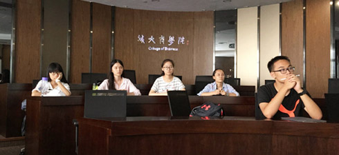 在香港夏令營感受亞洲第一商學院課堂的魅力