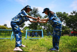 新疆軍事夏令營(yíng)給孩子哪些收獲？