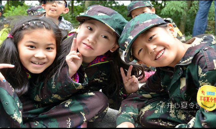 新疆軍事訓(xùn)練營(yíng)