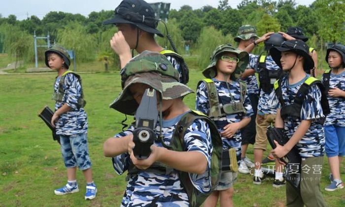 2017新疆軍事夏令營(yíng)