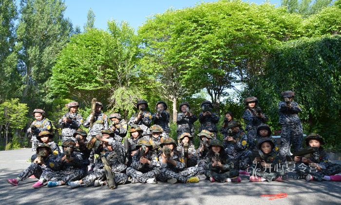 新疆軍事夏令營(yíng)