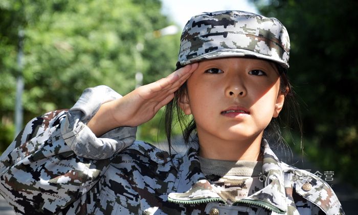 新疆軍事夏令營(yíng)