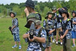 新疆軍事夏令營的活動特色？