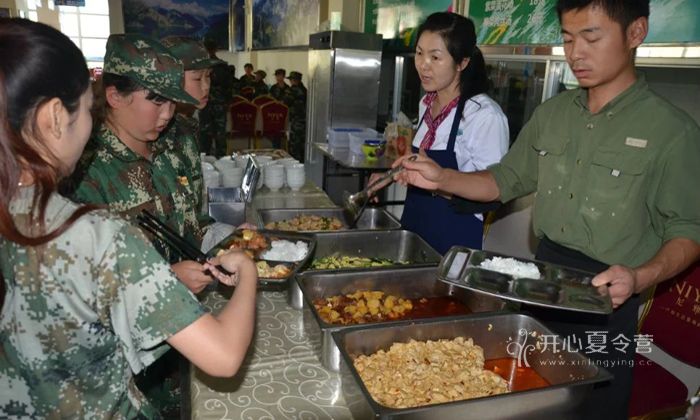 食堂就餐