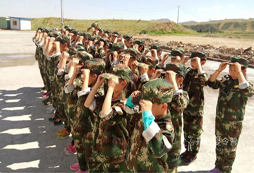 新疆軍事夏令營活動中如何避免熱傷風(fēng)？