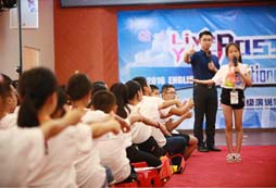 參加演講夏令營開啟孩子語言溝通王國的通道