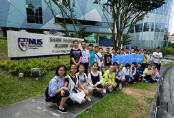 在國立大學(xué)的合影