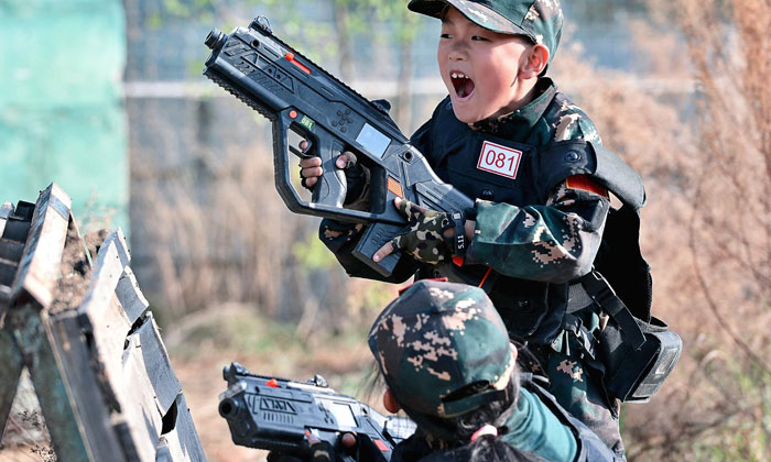 拿槍上陣