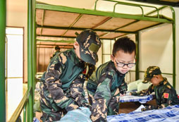 向前看軍事夏令營一個(gè)孩子蛻變的舞臺(tái)