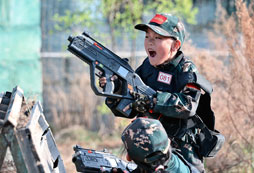 參加向前看軍事夏令營成就真正男子漢