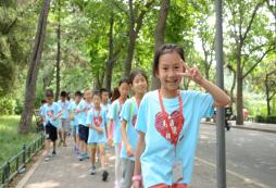 參加學(xué)能夏令營(yíng)激活中小學(xué)生的大腦潛能