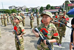 小戰(zhàn)神特訓(xùn)軍事夏令營(yíng)食宿條件好不好