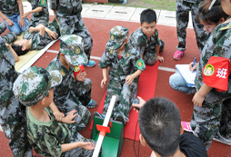 揚(yáng)州小學(xué)生夏令營(yíng)帶孩子走進(jìn)海軍的世界