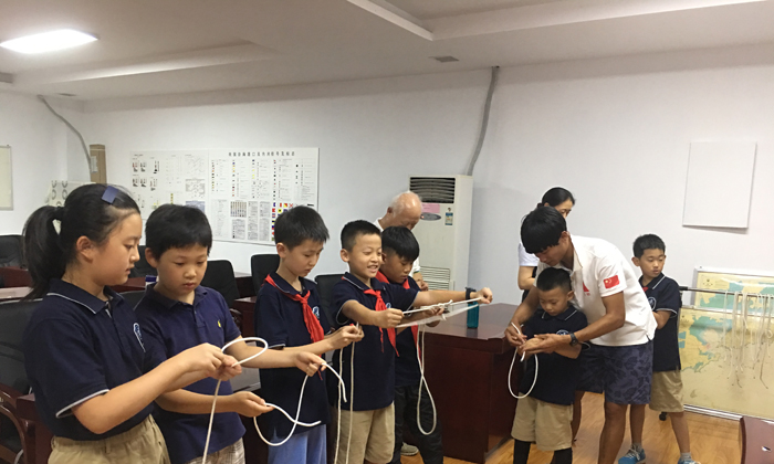 專業(yè)指導(dǎo)繩索打結(jié)訓(xùn)練