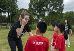 杭州新高三英語夏令營(yíng)帶孩子學(xué)習(xí)地道英語