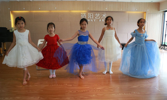 7歲女生藝術(shù)夏令營