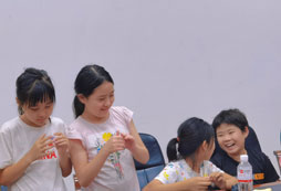 藝術夏令營提升孩子禮儀修養(yǎng)