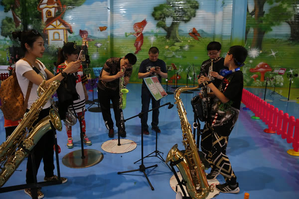 跟隨音樂嗨起來.jpg