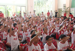 義烏夏令營(yíng)表示孩子需要父母的陪伴！