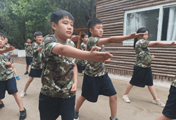 宜興軍事夏令營提高孩子自身素質(zhì)