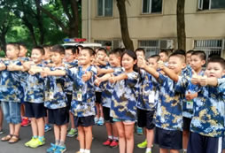 參加宜興小學(xué)生軍事夏令營(yíng)能提升孩子哪些能力？