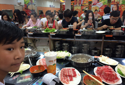 優(yōu)肯國際游學(xué)美食火鍋