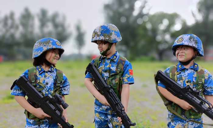小兵合照