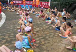 <strong>參加成都游泳夏令營(yíng)的最大意義是什么？</strong>