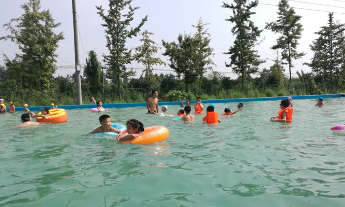 游泳夏令營(yíng)對(duì)孩子的形體有什么幫助