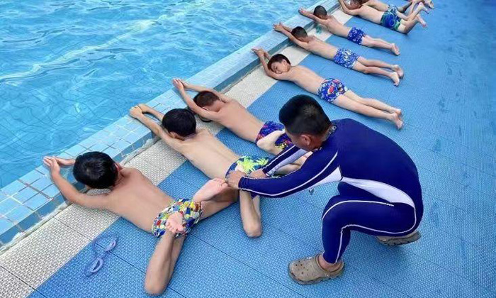 游泳夏令營(yíng)怎么樣