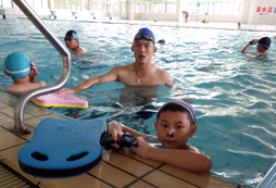 如何選擇全封閉式上海游泳運動夏令營