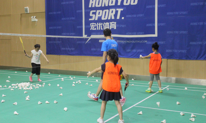國內(nèi)的羽毛球夏令營有哪些